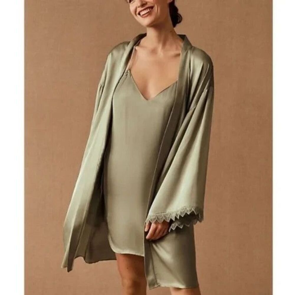 Women's BHLDN BEHOLDEN Sage Green Viscose Satin Tie Front Matine Robe M - Picture 2 of 14